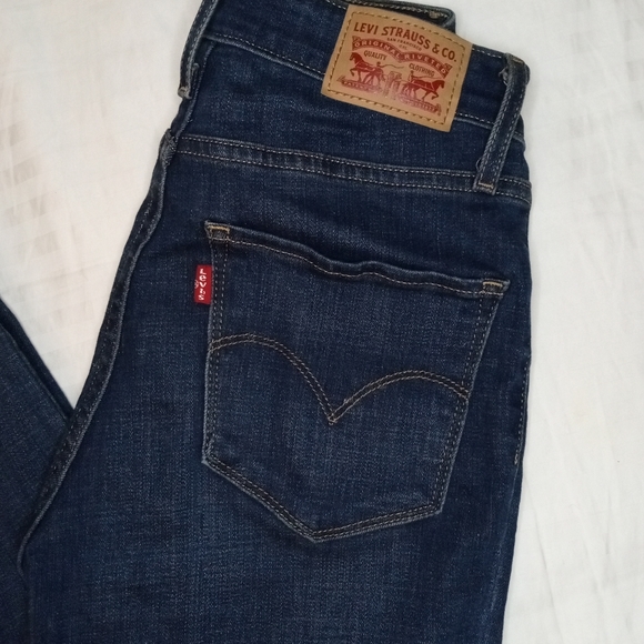 Levi's Skinny Jeans - Picture 2 of 5